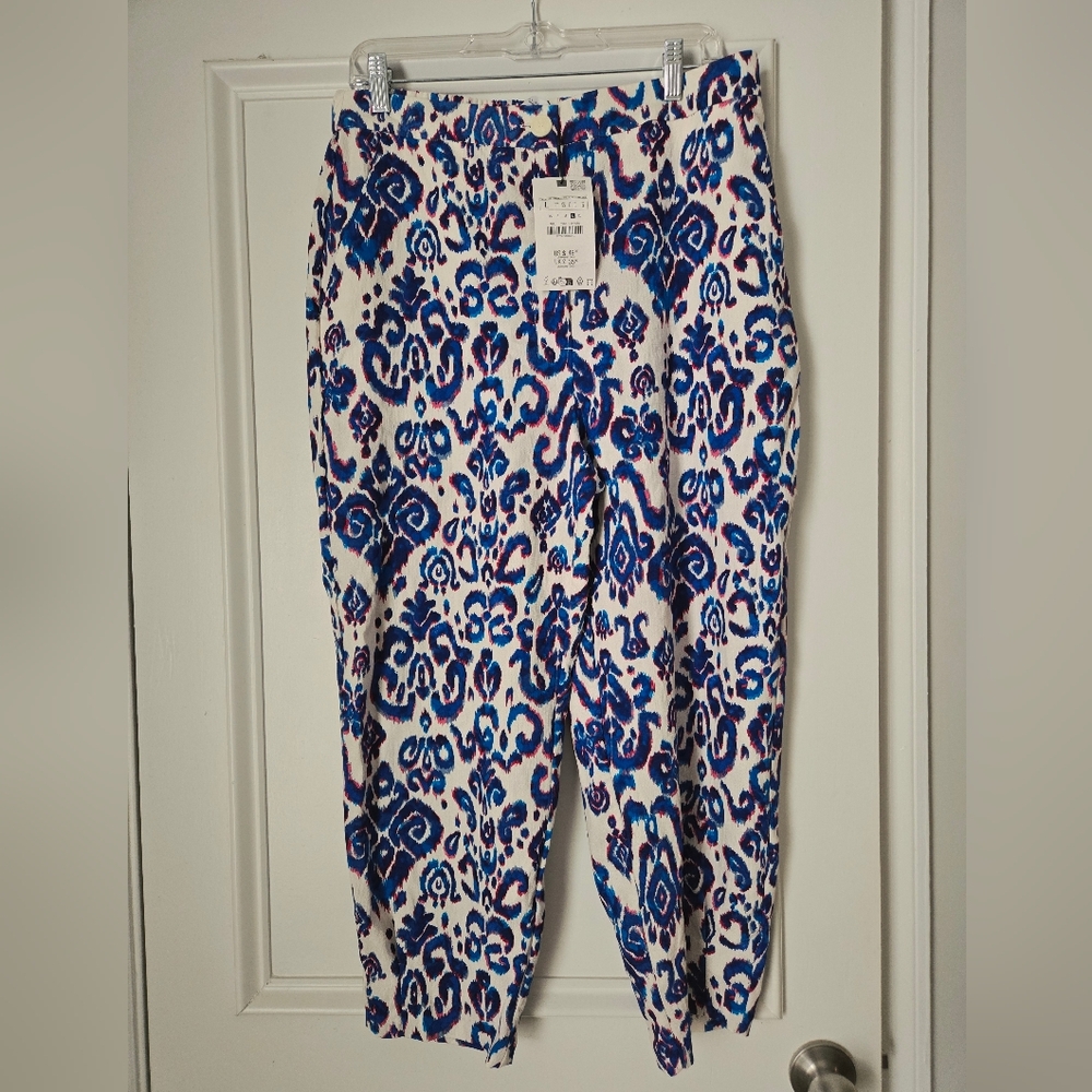 Zara Blue and White Patterned Cropped Pants